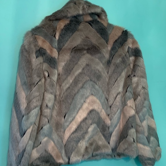 Trendy fuzzy jacket medium - Picture 5 of 9